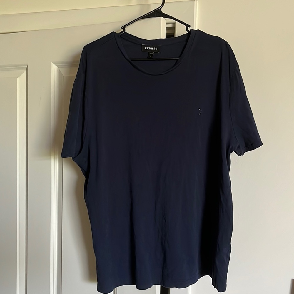 Mens navy blue Express tshirt. Size XL